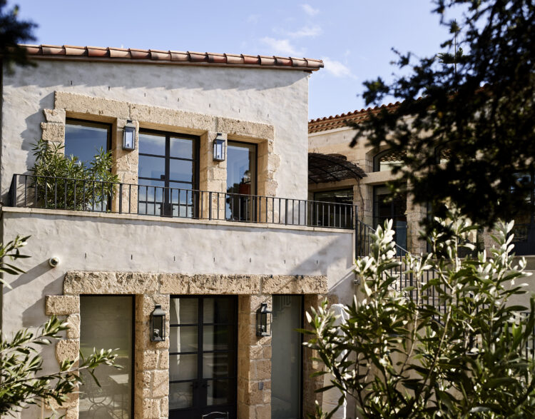 Rob Mills 3520 Point Nepean Rd 008511