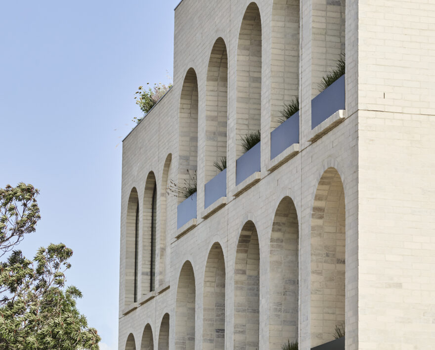 2 Rob Mills Hampden St s18 Side Facade 0217